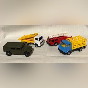 Maisto Trucks (49-52)